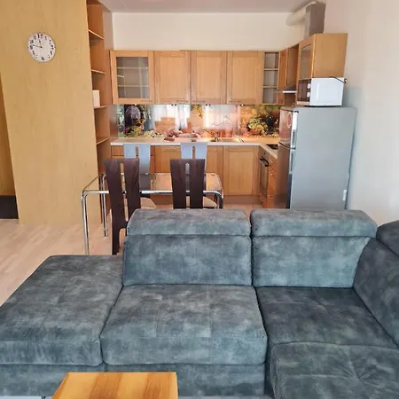 Cozy One Bedroom Apartment In City Center Tallinn Exterior photo