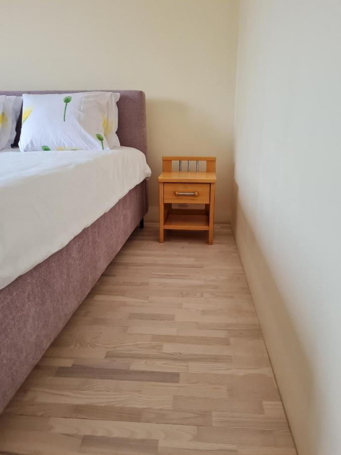 Cozy One Bedroom In Center